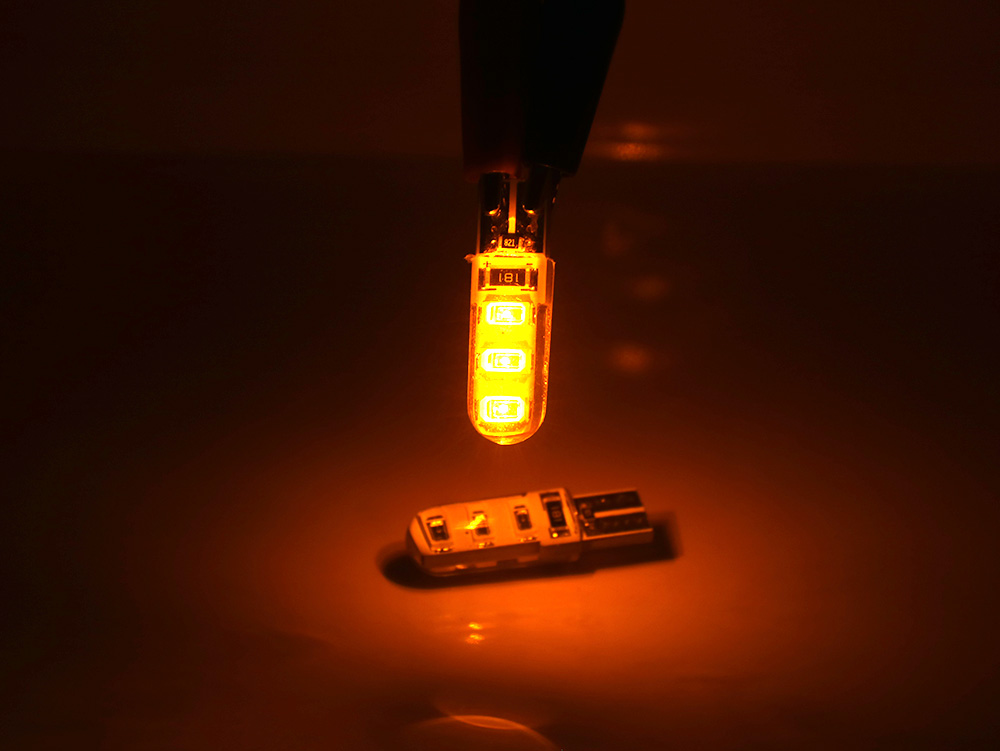 หลอดไฟหรี่ LED T10 6-Smd (Silica Gel) แสงสีส้ม